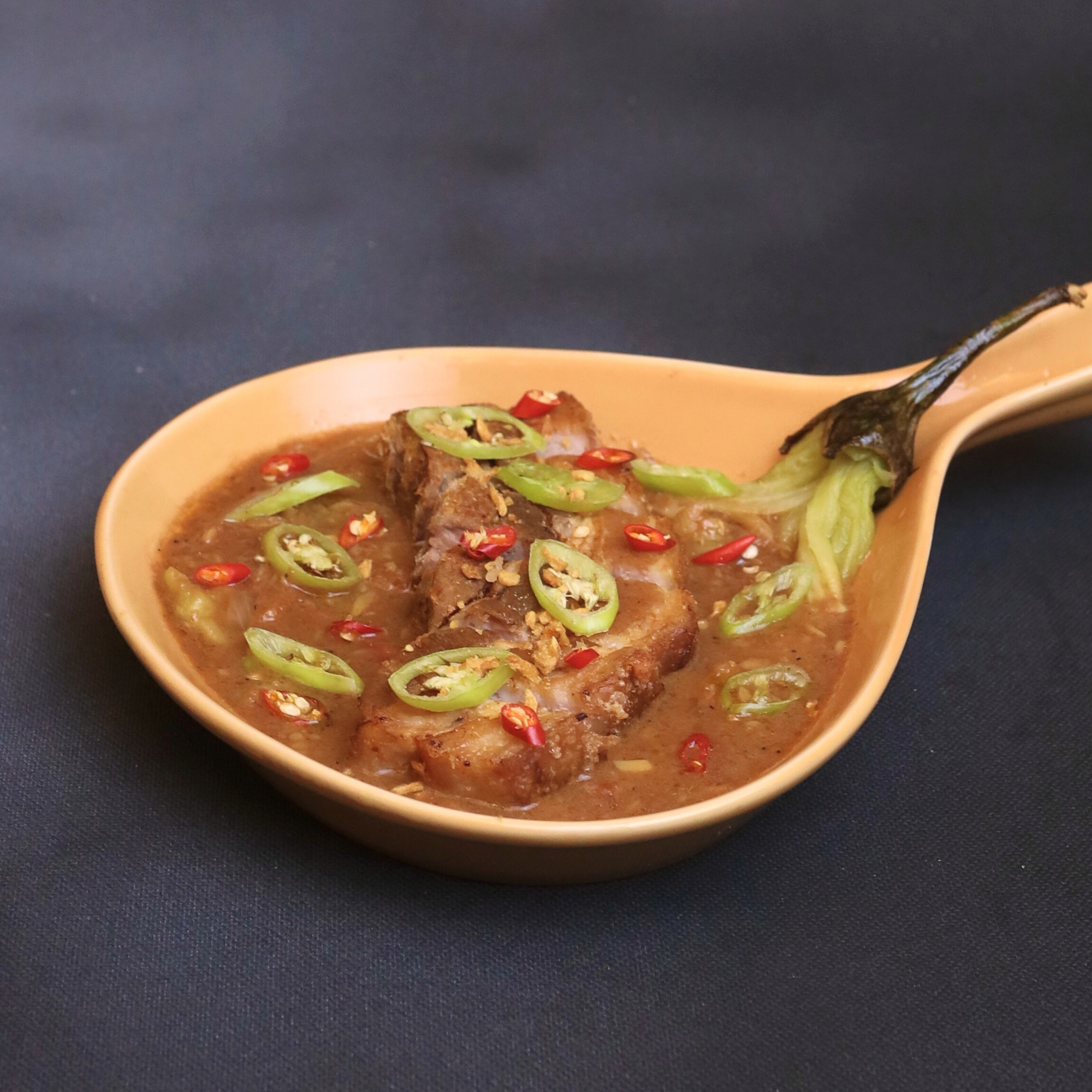 Binagoongan con Lechon